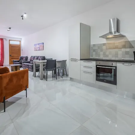 Apartman Seabreeze By Sf Homes - Meters Away From The & Pools San Pawl il-Baħar