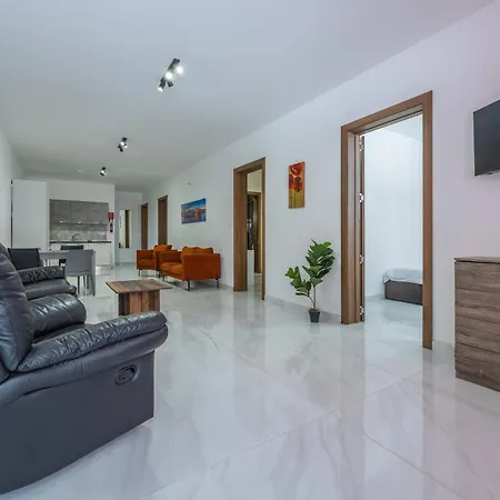 Apartman Seabreeze By Sf Homes - Meters Away From The & Pools San Pawl il-Baħar