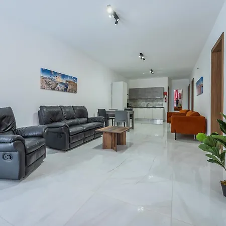 Seabreeze By Sf Homes - Meters Away From The & Pools