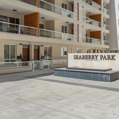 Seabreeze By Sf Homes - Meters Away From The & Pools St. Paul's Bay