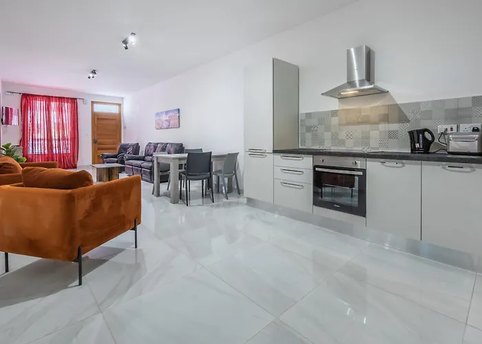 Apartment Seabreeze By Sf Homes - Meters Away From The & Pools St. Paul's Bay