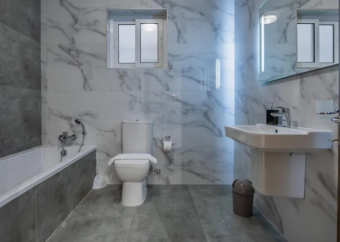 Seabreeze By Sf Homes - Meters Away From The & Pools *