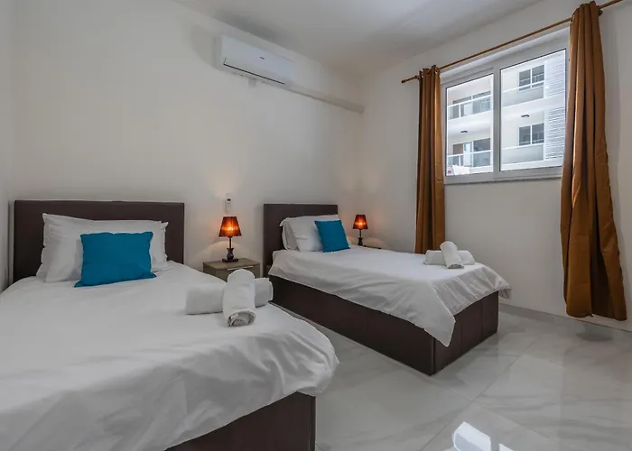 Apartment Seabreeze By Sf Homes - Meters Away From The & Pools St. Paul's Bay