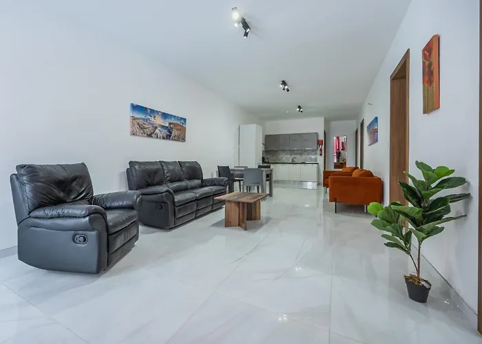 Seabreeze By Sf Homes - Meters Away From The & Pools