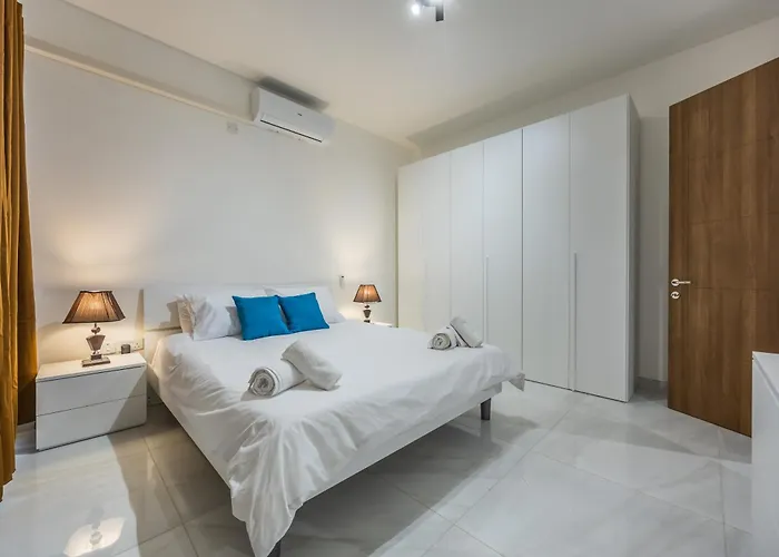 Seabreeze By Sf Homes - Meters Away From The & Pools St. Paul's Bay