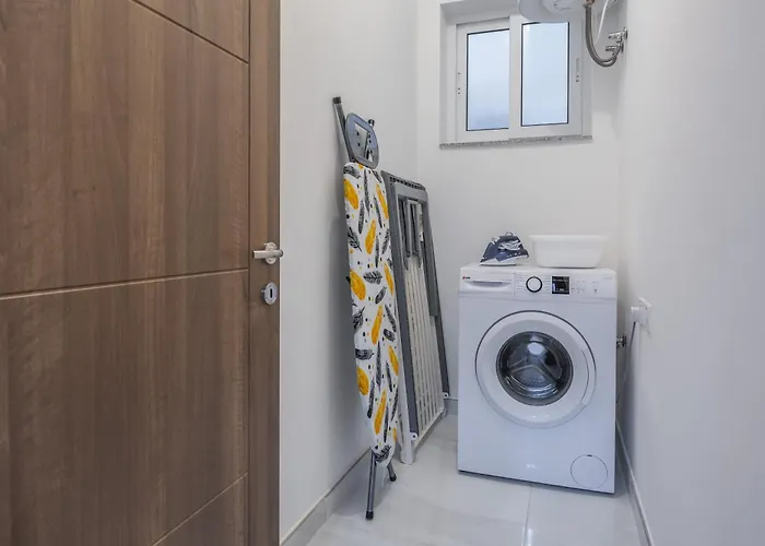 Seabreeze By Sf Homes - Meters Away From The & Pools Apartment