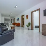 Apartment Seabreeze By Sf Homes - Meters Away From The & Pools St. Paul's Bay