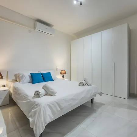 Seabreeze By Sf Homes - Meters Away From The & Pools 圣保罗湾城